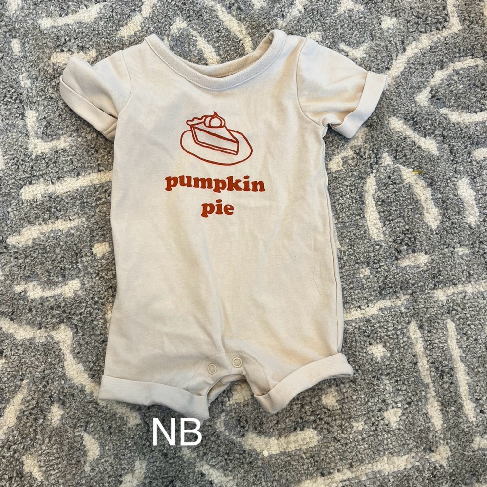 Cat & Jack Cream Pumpkin Pie Bodysuit